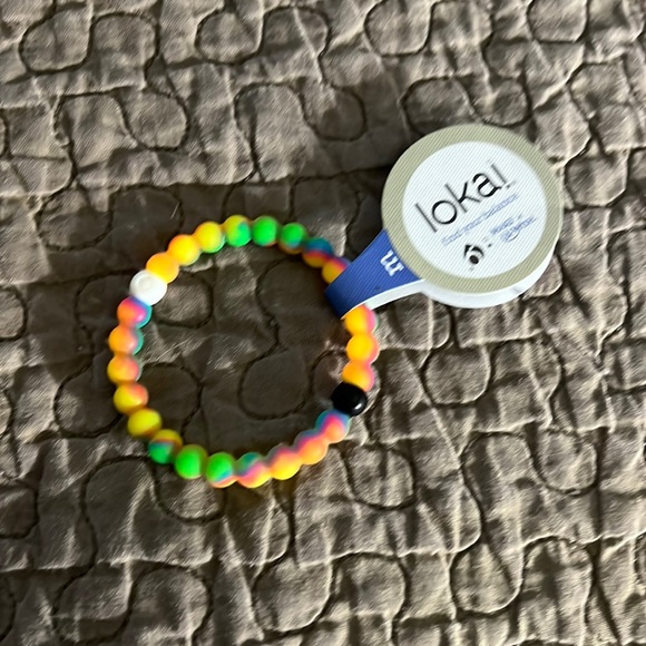 NWT lokai bracelet size medium 6.5 inches - Picture 2 of 2